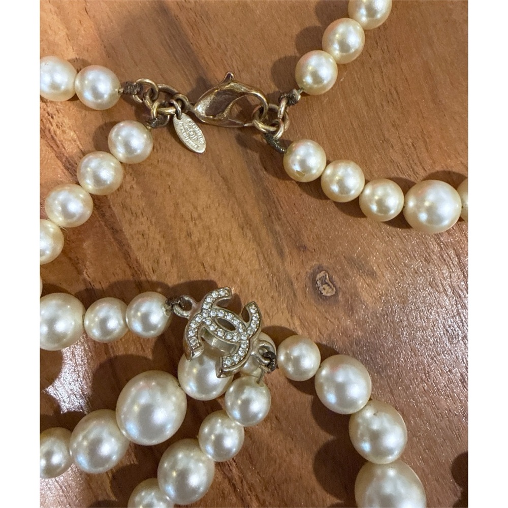 Chanel Faux Pearl & Strass CC Double Strand Rhinestone Logo Long Necklace - Picture 6 of 11